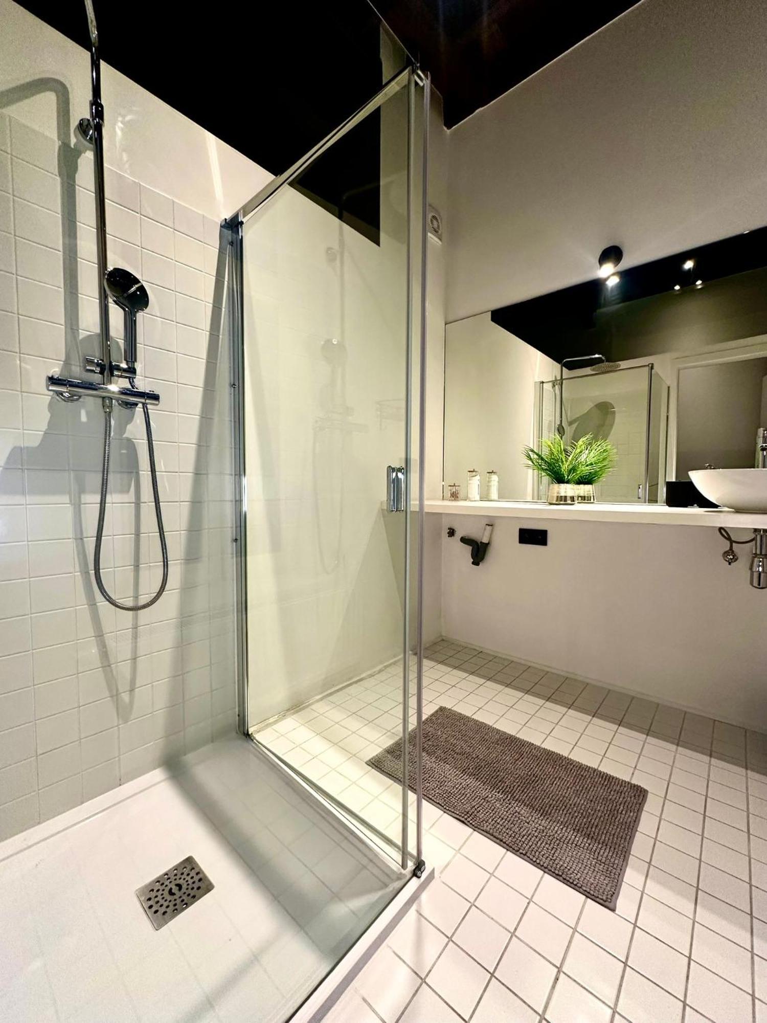 Luxury Suites Princess By Rikas Hotels أنتويرب المظهر الخارجي الصورة